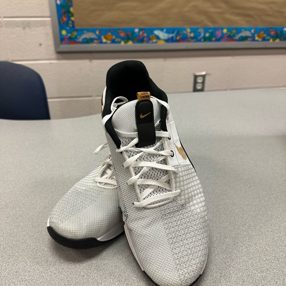 Nike. Metacon 8 white/gold 10.5 - Picture 2 of 4